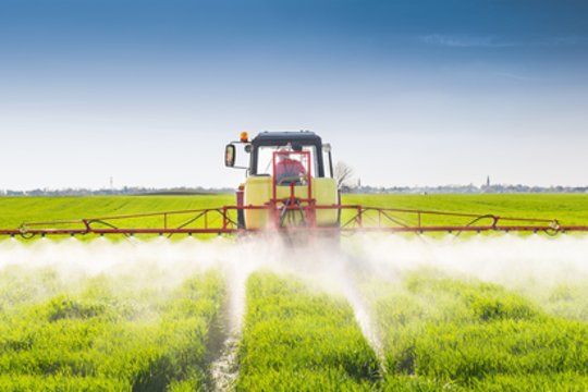 Planuojama leisti Lietuvos karstiniame regione naudoti skystąsias trąšas tik tręšiant per lapus