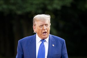 D. Trumpas pareiškė priversiąs Ispaniją sumokėti už pasipriešinimą NATO išlaidų didinimui