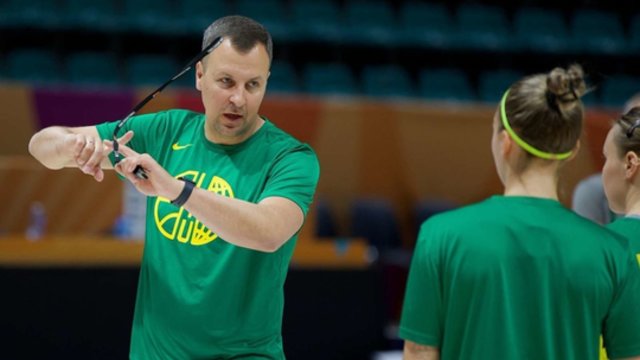Po moterų rinktinės pralaimėjimo V. Stanišauskas galvos nenuleidžia: „Atiduosime viską, ką galime“