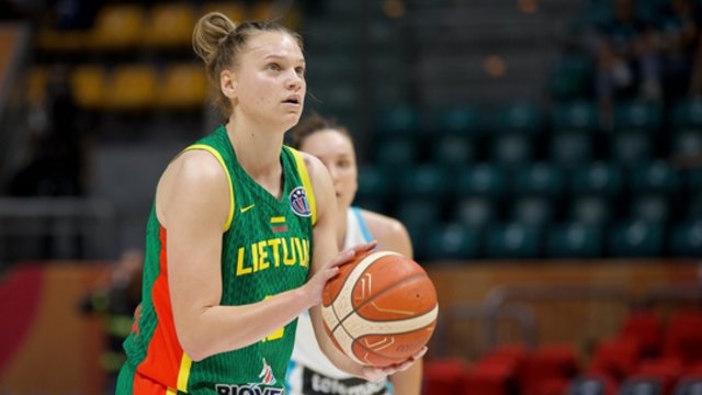 Prieš moterų rinktinės akistatą su čekėmis netrūko ir juokų: kapitonė turėjo palyginimą su kazino