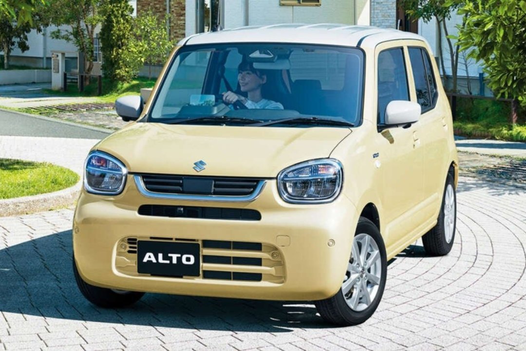 „Suzuki“ pristatė miesto automobilį už 7800 JAV dolerių: išsiskiria ypatingai mažomis kuro sąnaudomis