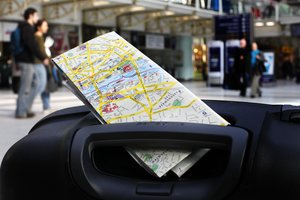 Prakalbo apie popierinių žemėlapių renesansą: svarsto, ar vėl gali tapti pagrindiniu įrankiu