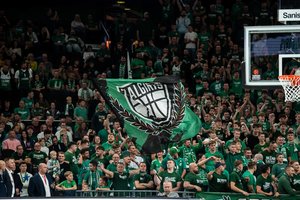 LKL išdalino tūkstantines baudas ištikimiausiems „Žalgirio“ ir „Ryto“ sirgaliams