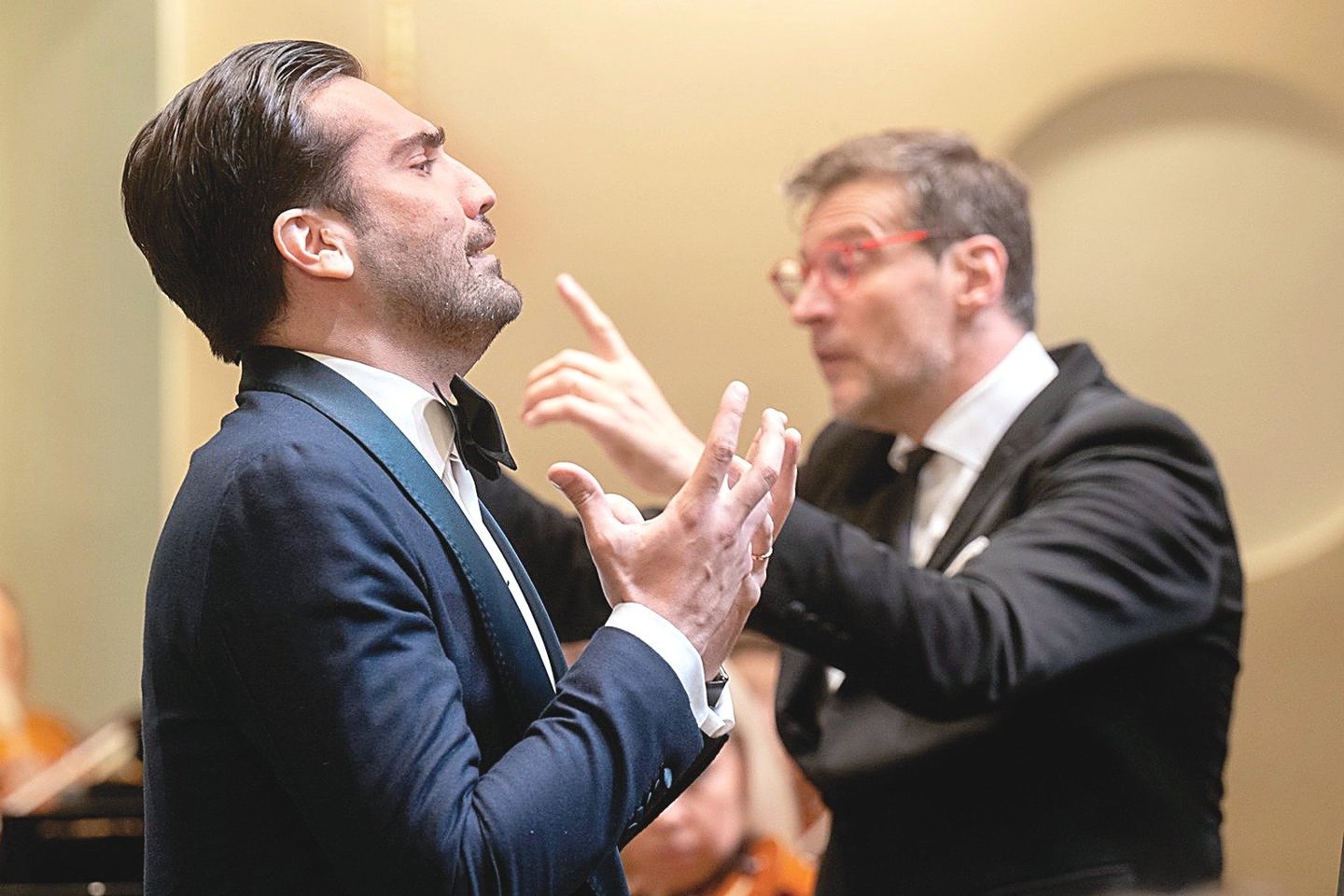 Vilniaus festivalį uždarė amerikiečių operos žvaigždė J.Tetelmanas (kairėje) ir M.Pitrėno diriguojamas LNSO.<br>D.Matvejevo nuotr.