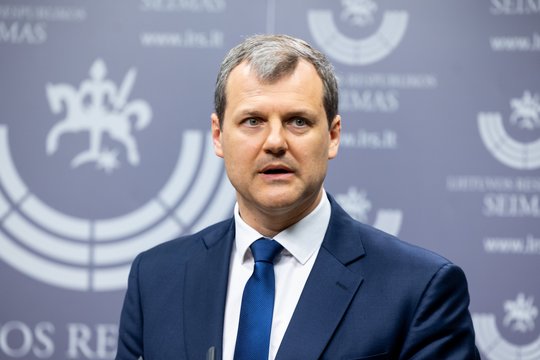 G. Paluckas nekomentuoja su „čekiukų“ skandalu susijusių pataisų svarstymo Seime: nebuvau posėdyje