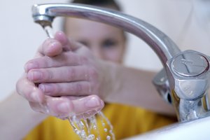 Netrukus sąskaitose už vandenį dalis gyventojų išvys didesnius skaičius: brangs ir kitos paslaugos