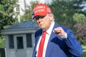 Izraelio ir Irano konfliktas. D. Trumpas neatmeta galimybės, kad JAV vėl bombarduos Iraną