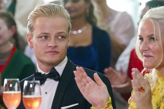 Norvegijos princesės sūnus įtariamas trimis išžaginimais
