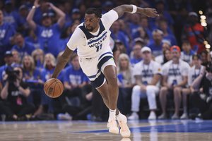 Atsarginis „Timberwolves“ aukštaūgis pasirašė itin pelningą sutartį