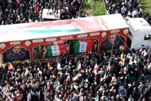 Valstybinė televizija: Irane prasidėjo per karą su Izraeliu žuvusių aukšto rango asmenų laidotuvės