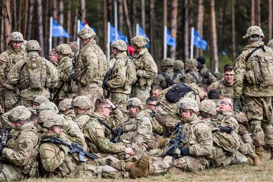 NATO sprendimą didinti išlaidas gynybai laiko reikšmingu žingsniu: Lietuva galėtų išsiskirti