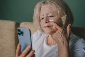 Žodžiai apie savo metų neslepiančią moterį buvo lyg šaltas dušas: „Problema – ne raukšlėse“