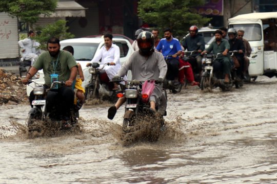 Pakistane – siaubingi potvyniai: skaičiuojami žuvusieji
