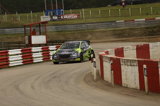 Keturių šalių sportininkai jau išmėgino atnaujintą Vilkyčių ralio kroso trasą