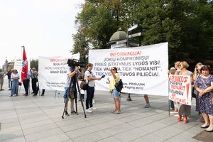 „Homanit Lietuva“: stabdant plaušo plitimą Pagiriuose, jis drėkinamas ir dengiamas tentu