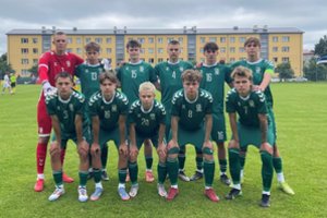 Rezultatyvioje dvikovoje septyniolikmečių futbolo rinktinė nusileido latviams