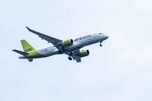 Dėl vėjo Vilniaus oro uoste negalėjo leistis lėktuvai: buvo nukreipti į Rygą ir Stokholmą