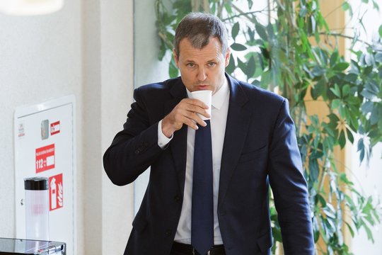 „Ant kilimėlio“ iškviestas G. Paluckas sugalvojo, kaip pratempti laiką, klausimams paliekant vieną minutę