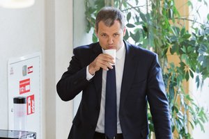 „Ant kilimėlio“ iškviestas G. Paluckas sugalvojo, kaip pratempti laiką, klausimams paliekant vieną minutę