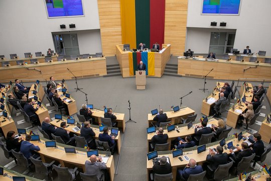 Antroji šios kadencijos Seimo sesija baigta