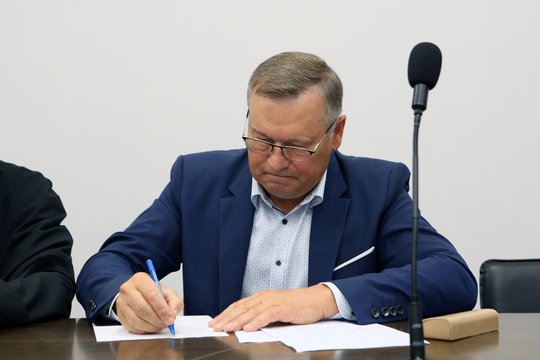 A. Vrubliauskas prašė teismo stabdyti jo „čekiukų“ bylą ir laukti Seimo išvadų dėl įstatymo pataisų