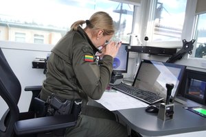 Lietuvoje tolimųjų reisų vairuotoju dirbantis baltarusis naudojosi padirbtu dokumentu