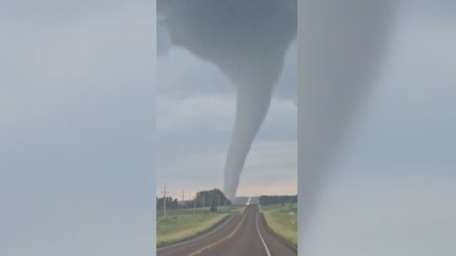 Pietų Dakotos gyventojas pavojaus nesureikšmino: nufilmavo sparčiai artėjantį tornadą