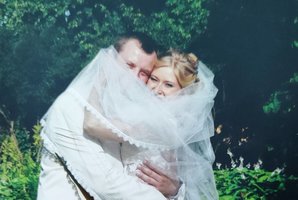 Sandra Daukšaitė Petrulėnė su vyru mini svarbią progą