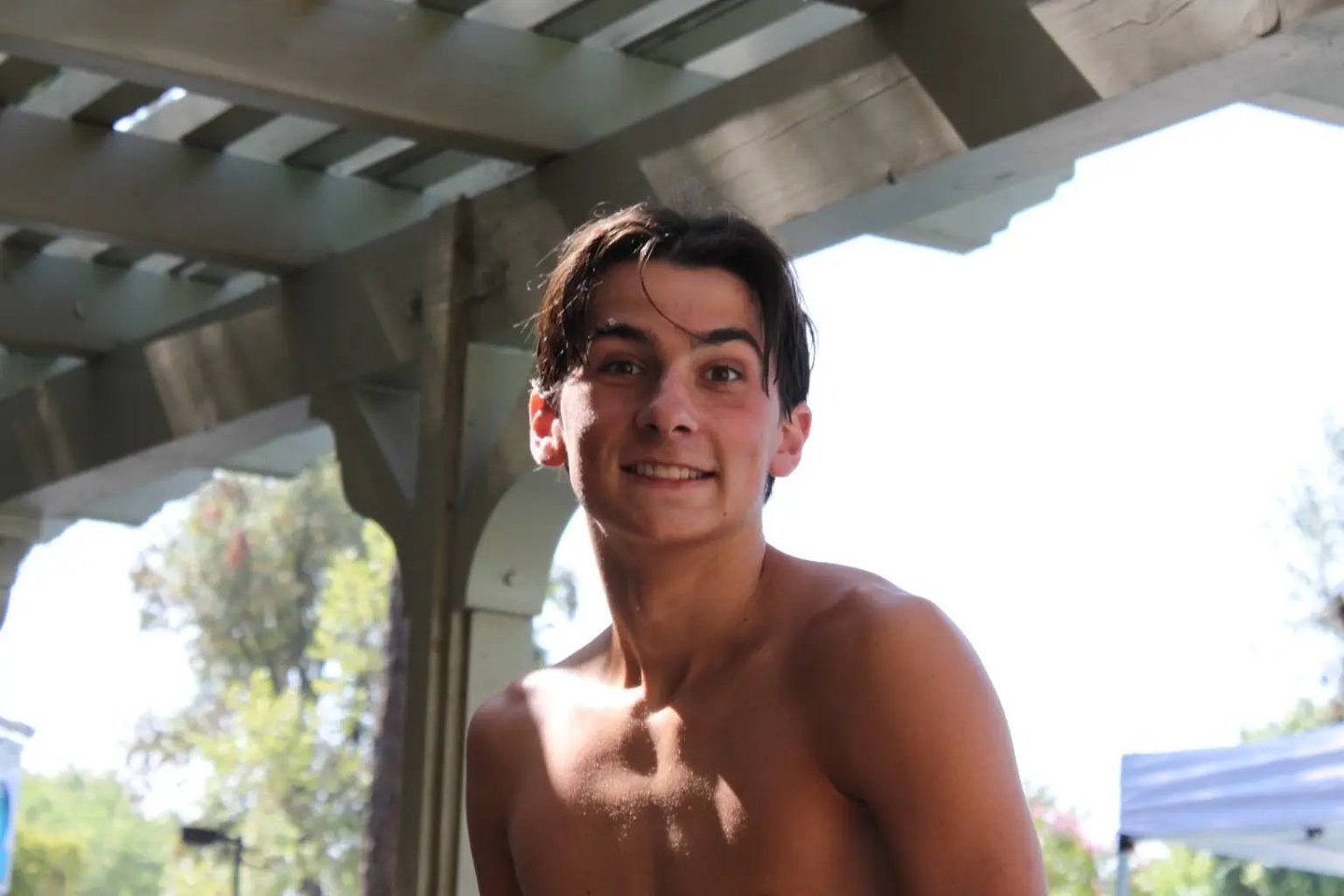 Zane'as Wachas persigandusio tėvo akivaizdoje žengė nuo 3,7 m uolos.<br> GoFundMe nuotr.