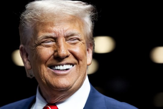 JAV Senate patvirtintas prieštaringai vertinamas D. Trumpo išlaidų įstatymas