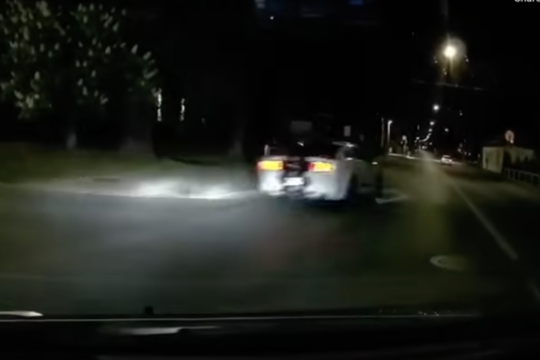Kaune prabangiu automobiliu „skriejusio“ lakstūno istorijoje – padėtas taškas