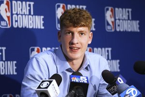 K. Jakučionis suraitė parašą ant „Heat“ sutarties: aišku, kiek milijonų dolerių uždirbs lietuvis