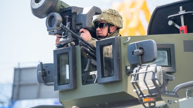 Nekokios naujienos Ukrainai: JAV stabdo svarbios ginkluotės tiekimą 