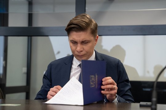 M. Sinkevičiaus „čekučių“ istorijos atomazga: nuobaudų – iš esmės jokių, tačiau išryškėjo itin svarbi detalė
