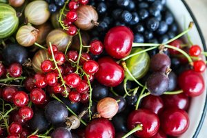 Uogų sezonas: kas stiprina organizmą, o kas – sukelia audrą pilve?