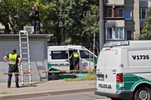 Šiurpi nelaimė Vilniuje – į autobusų stotelę įlėkęs „Volkswagen" užmušė merginą