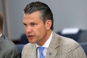 Iš Kinijos pareigūno – kaltinimai JAV gynybos vadovui dėl konflikto kurstymo