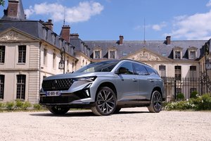 2025 m. „Renault Espace“ testas: vienas iš nedaugelio tokių septynviečių automobilių