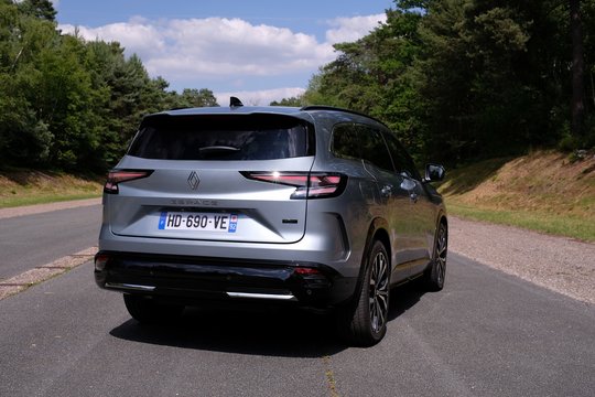2025 m. „Renault Espace“ testas: vienas iš nedaugelio tokių septynviečių automobilių