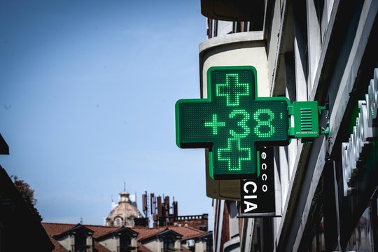 Italijoje sporto klube be oro kondicionieriaus jaunai moteriai sportuojant sustojo širdis