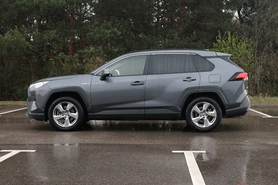 Grigiškėse pavogtas 23 tūkst. eurų vertės automobilis „Toyota Rav4“
