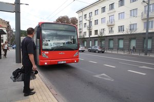 Autobusai mieste virto pirtimi – kondicionavimo sistemos karščio neatlaikė