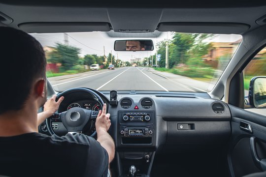 Dviguba nauda atsakingiems vairuotojams – „Compensa“ pristatė naujovę Lietuvoje
