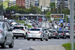Įspėja apie augančią grėsmę pėstiesiems: išskiria tam tikro tipo automobilius