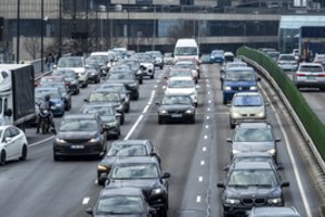 Vilniuje vyksta skubūs Gariūnų viaduko taisymo darbai: vairuotojus ragina rinktis kitą maršrutą 