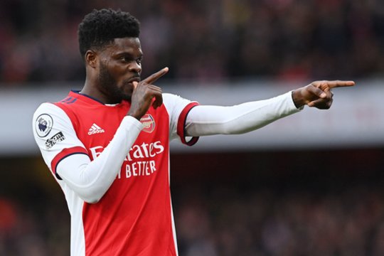 Buvęs futbolo klubo „Arsenal“ žaidėjas Th. Partey apkaltintas dviejų moterų išprievartavimu