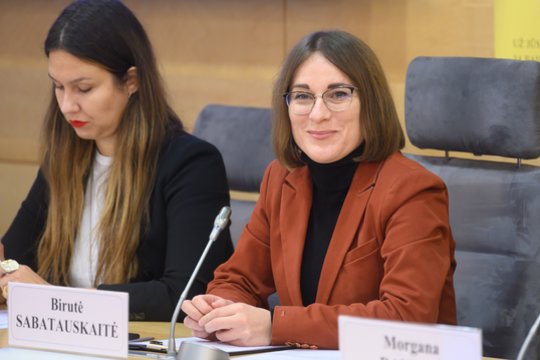 Lygių galimybių kontrolierė sureagavo į komikų patyčias iš neįgaliųjų: ragina prokuratūrą pradėti tyrimą