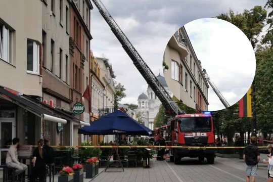 Šeštadienį įsiplieskęs didelis gaisras Laisvės alėjos daugiabutyje – tyčinis padegimas: piktadariai ieškomi