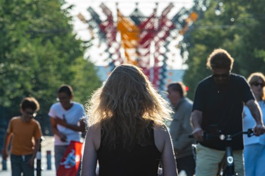 Tautiška giesmė skambėjo ir Vilniaus centre: kadruose – tautiškumu alsuojančios akimirkos