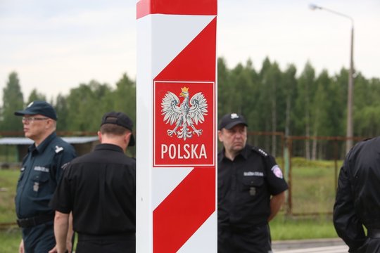 Lenkija atnaujino sienų su Lietuva ir Vokietija kontrolę: labiausiai tikrins šio tipo transporto priemones